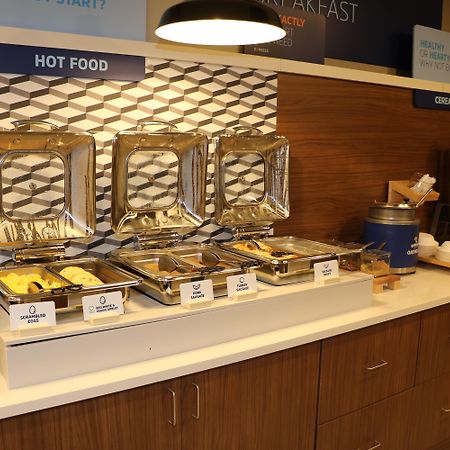Holiday Inn Express By Ihg Douglas Zewnętrze zdjęcie