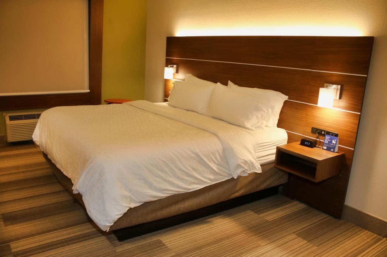 Holiday Inn Express By Ihg Douglas Zewnętrze zdjęcie