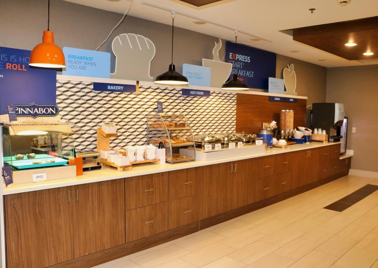 Holiday Inn Express By Ihg Douglas Zewnętrze zdjęcie
