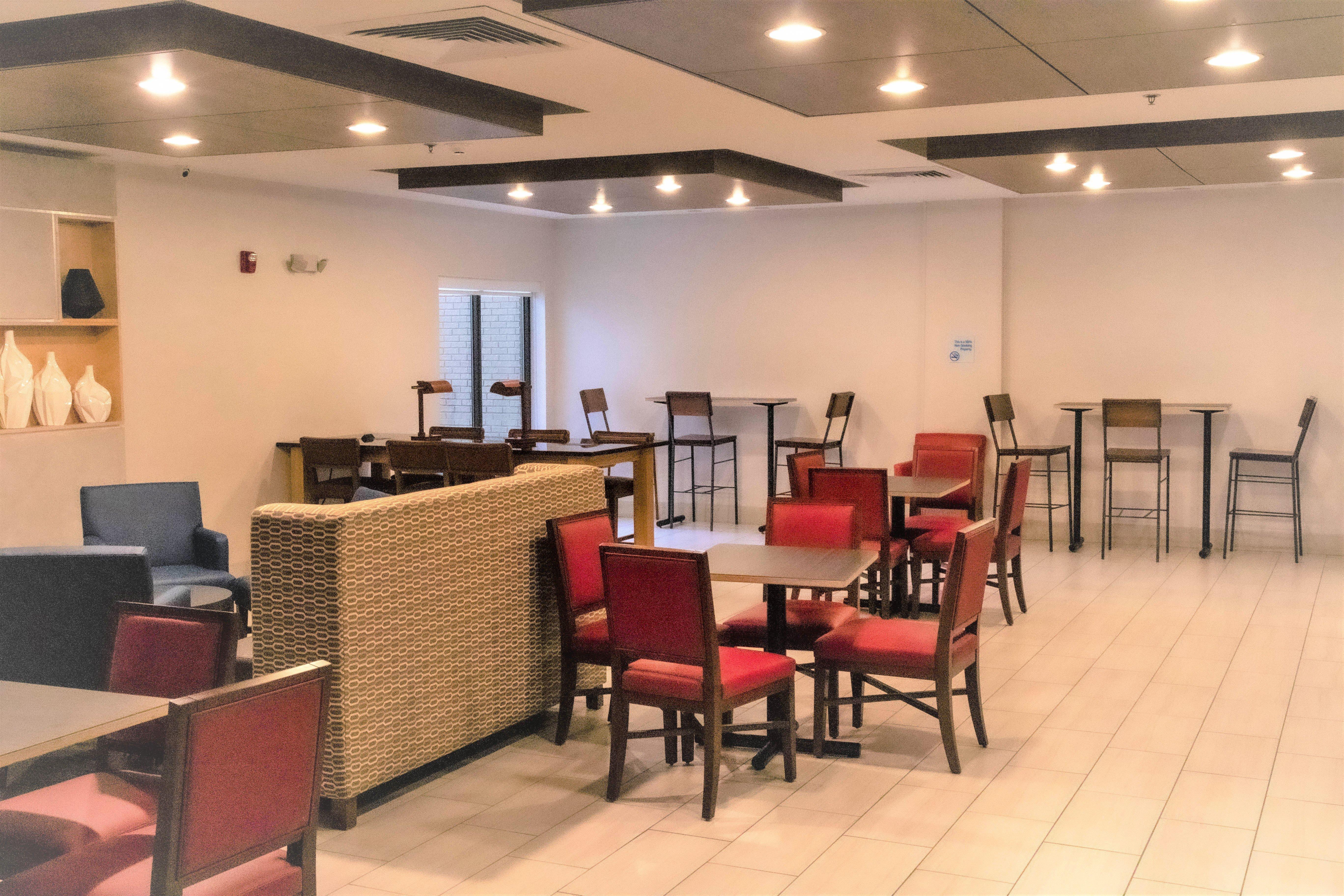 Holiday Inn Express By Ihg Douglas Zewnętrze zdjęcie
