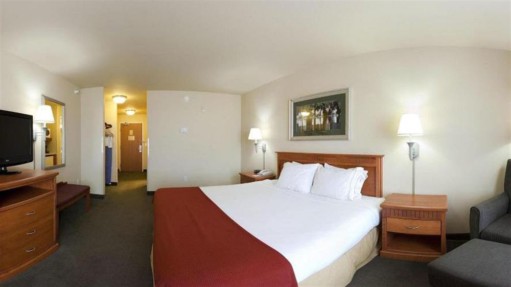 Holiday Inn Express By Ihg Douglas Zewnętrze zdjęcie